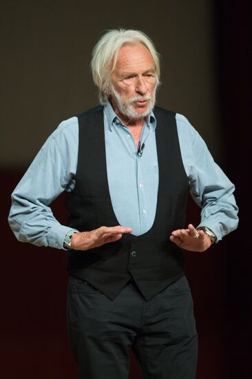 Pierre Richard III show premiered
