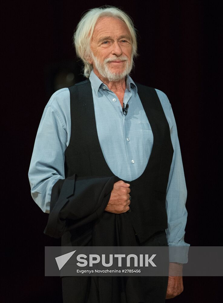 Pierre Richard III show premiered