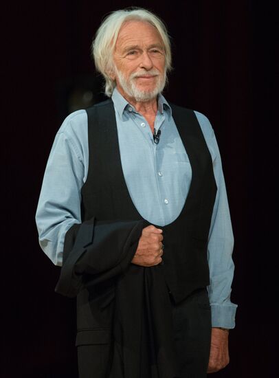 Pierre Richard III show premiered