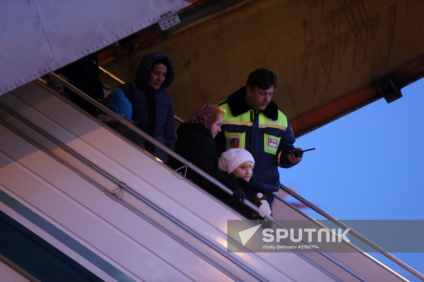 Emergencies Ministry's plane delivers severely ill children from Donbas to Moscow