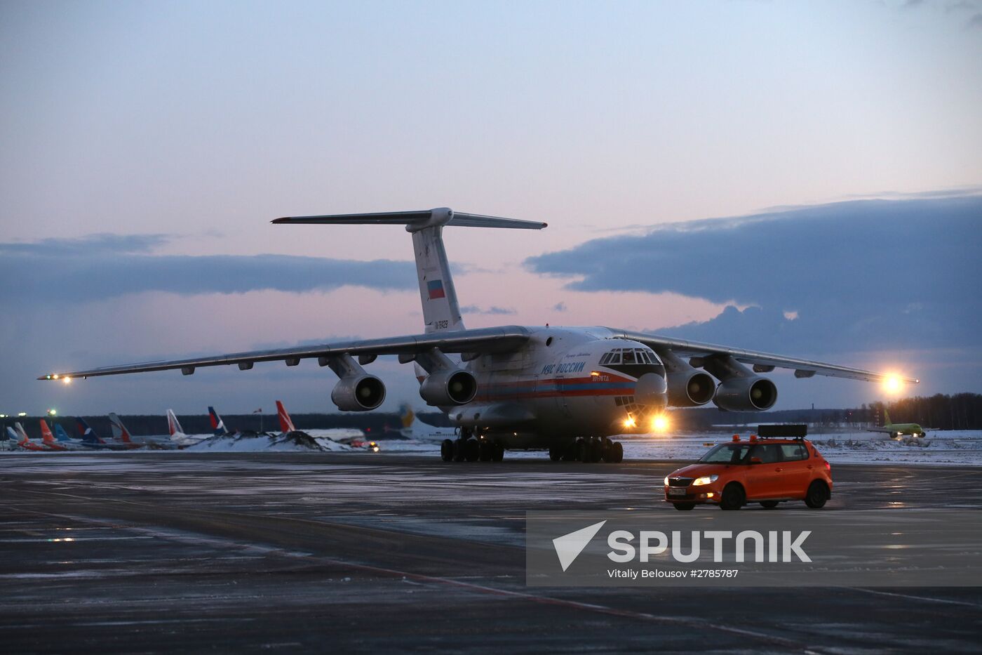 Emergencies Ministry's plane delivers severely ill children from Donbas to Moscow