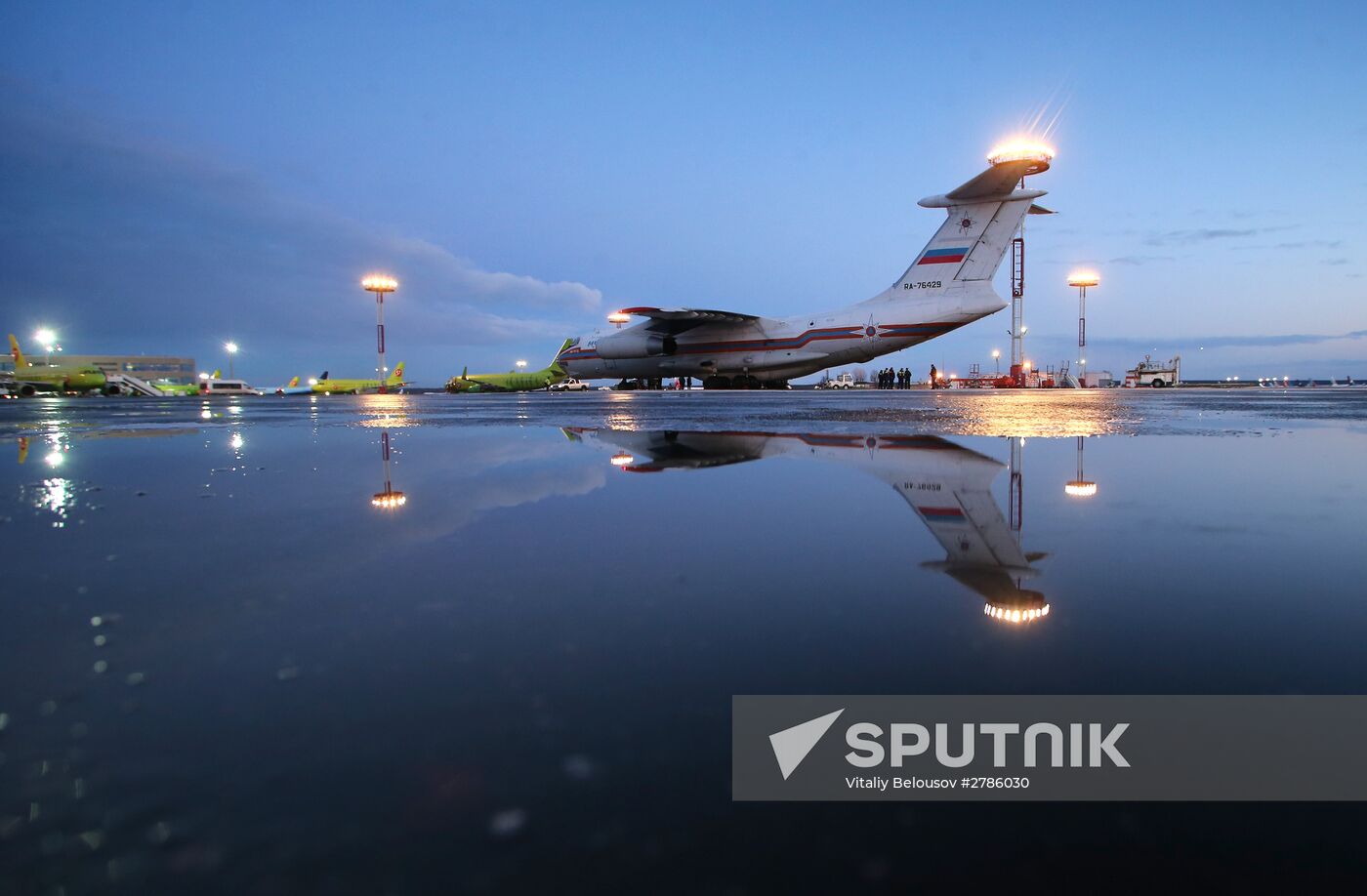 Emergencies Ministry's plane delivers severely ill children from Donbas to Moscow