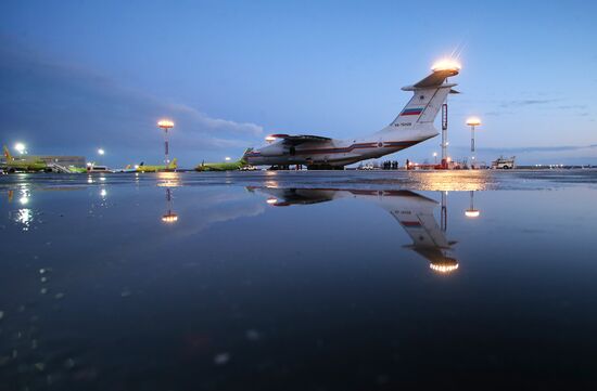 Emergencies Ministry's plane delivers severely ill children from Donbas to Moscow
