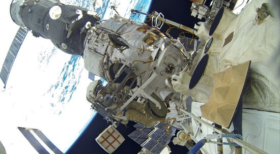 Space walk by Russian Cosmonauts