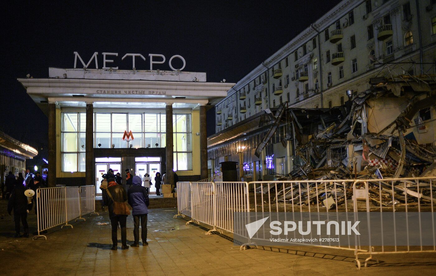 Demolishing illegal kiosks in Moscow