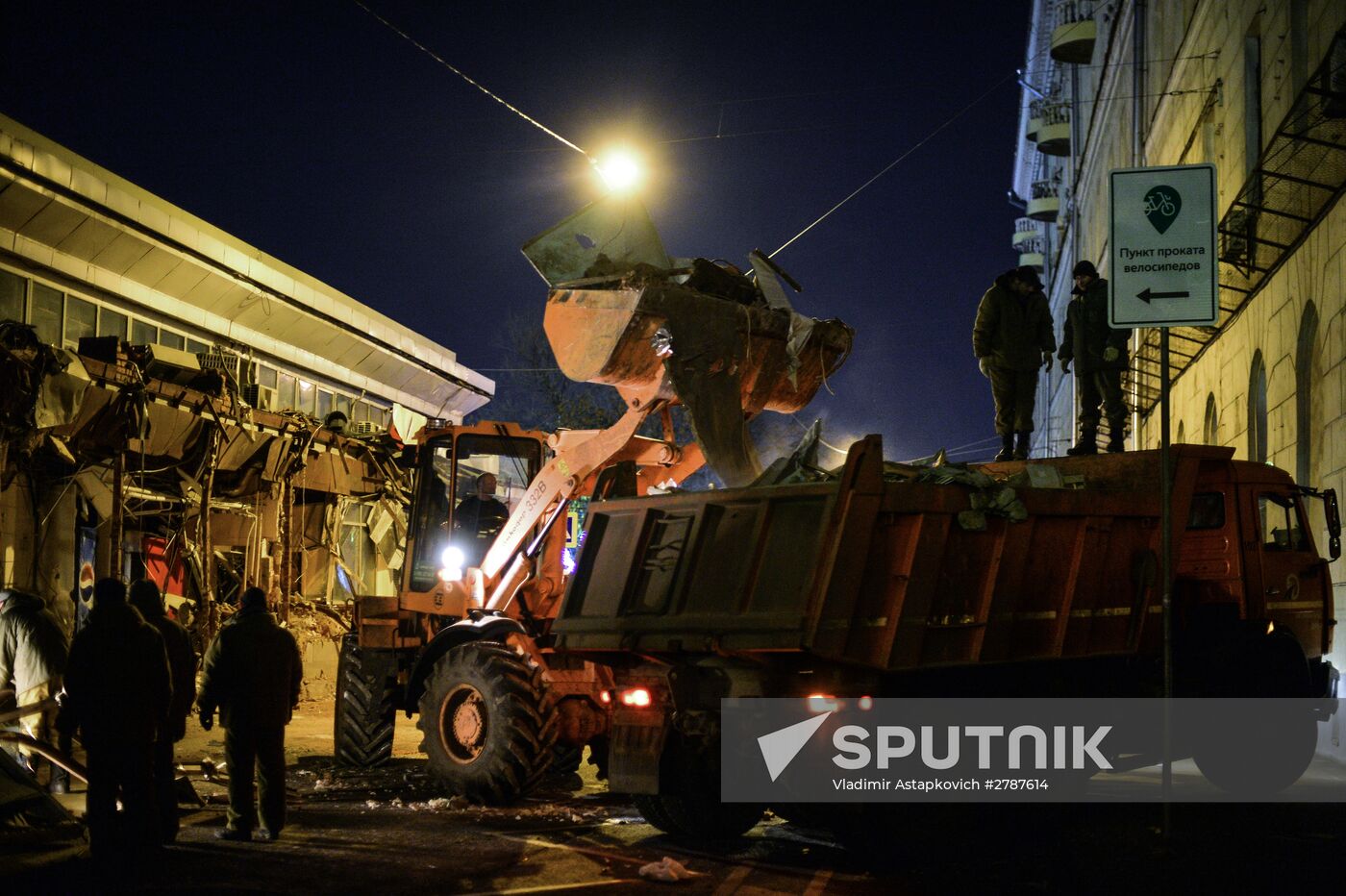 Demolishing illegal kiosks in Moscow