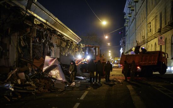 Demolishing illegal kiosks in Moscow