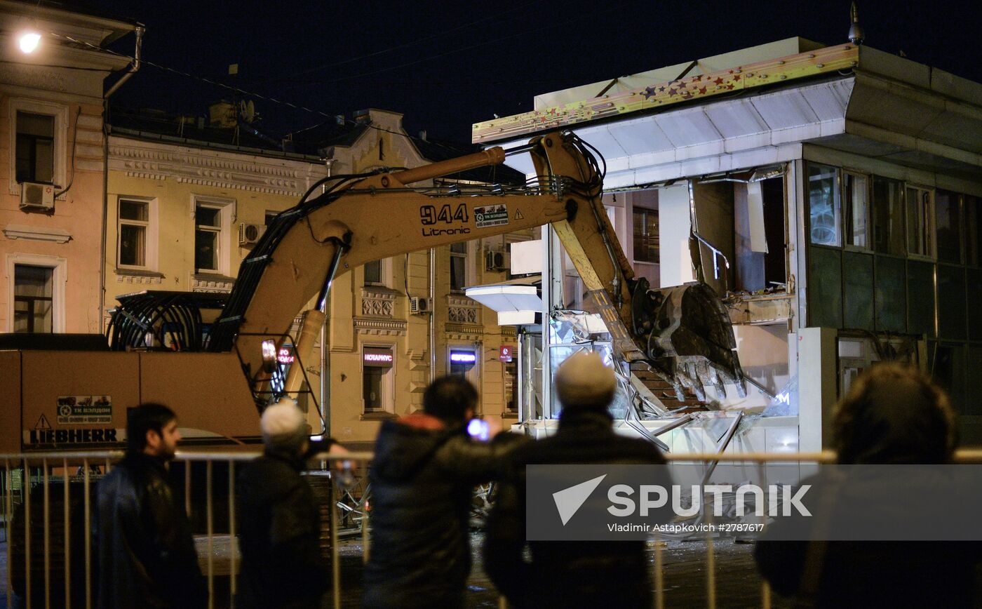 Demolishing illegal kiosks in Moscow