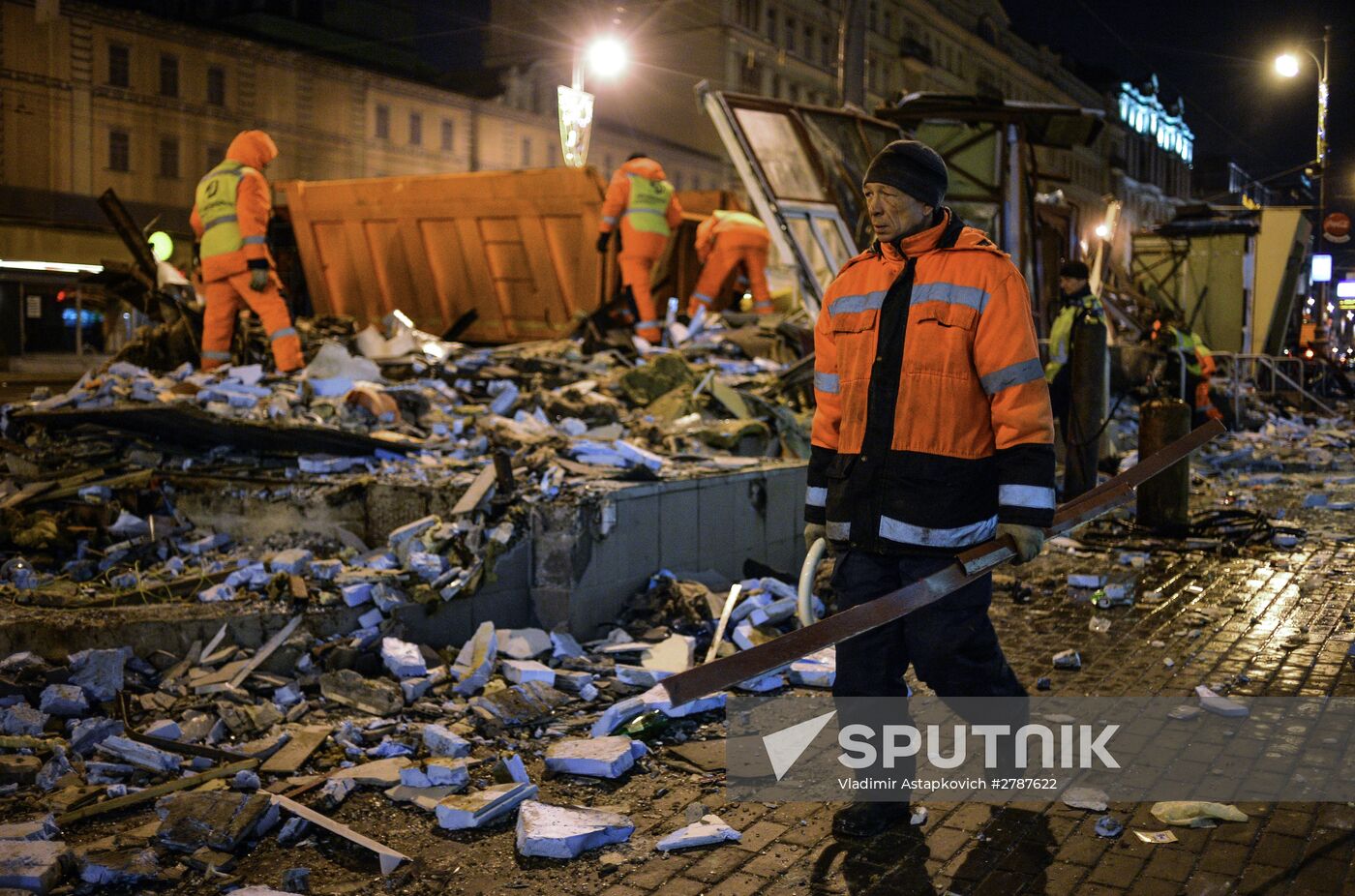 Demolishing illegal kiosks in Moscow