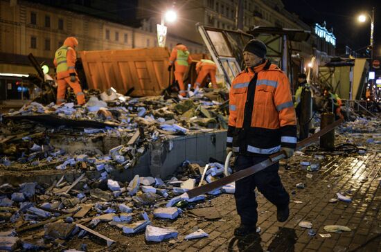 Demolishing illegal kiosks in Moscow