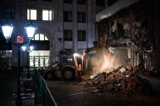 Demolishing illegal kiosks in Moscow