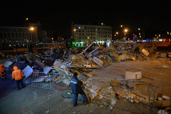 Demolishing illegal kiosks in Moscow