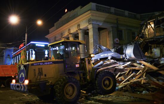 Demolishing illegal kiosks in Moscow