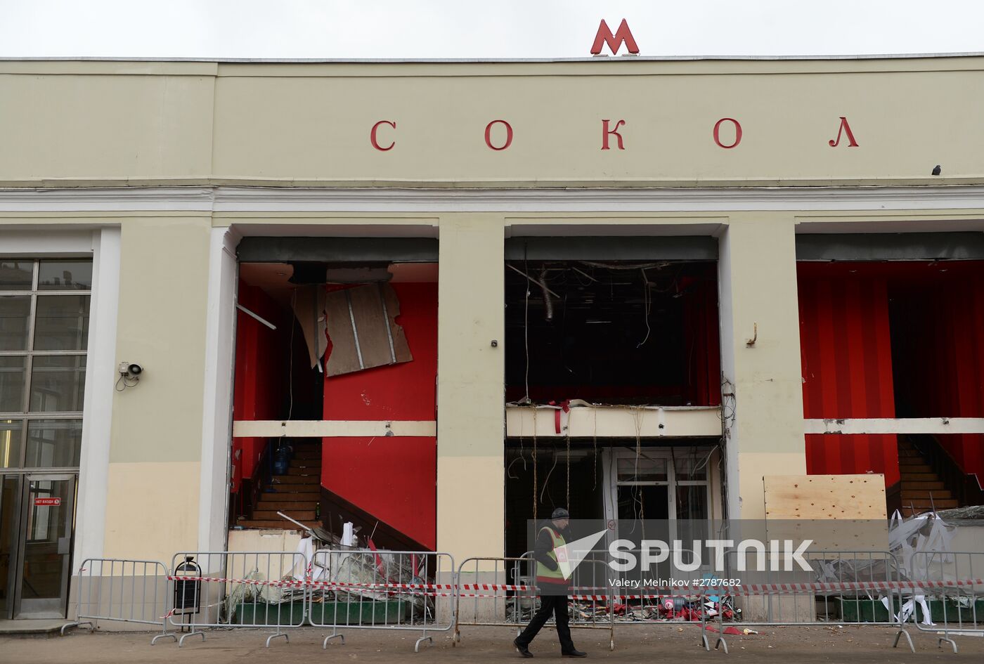 Demolishing illegal kiosks in Moscow