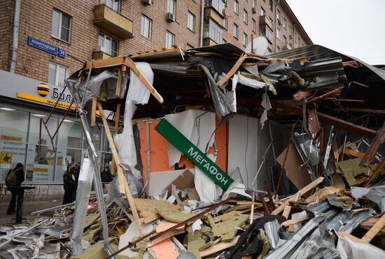 Demolishing illegal kiosks in Moscow