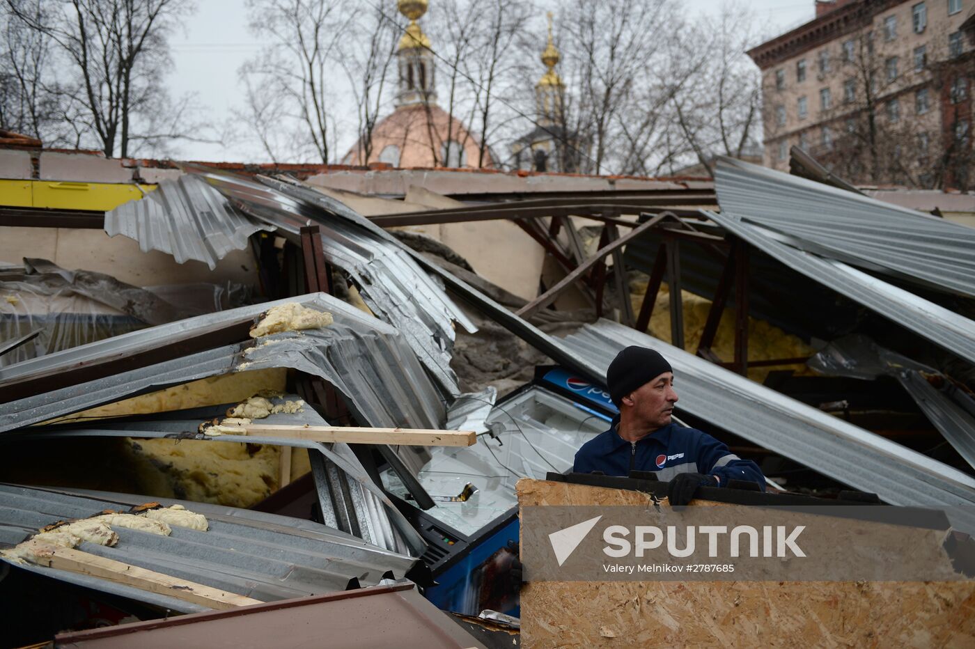 Demolishing illegal kiosks in Moscow