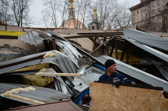 Demolishing illegal kiosks in Moscow