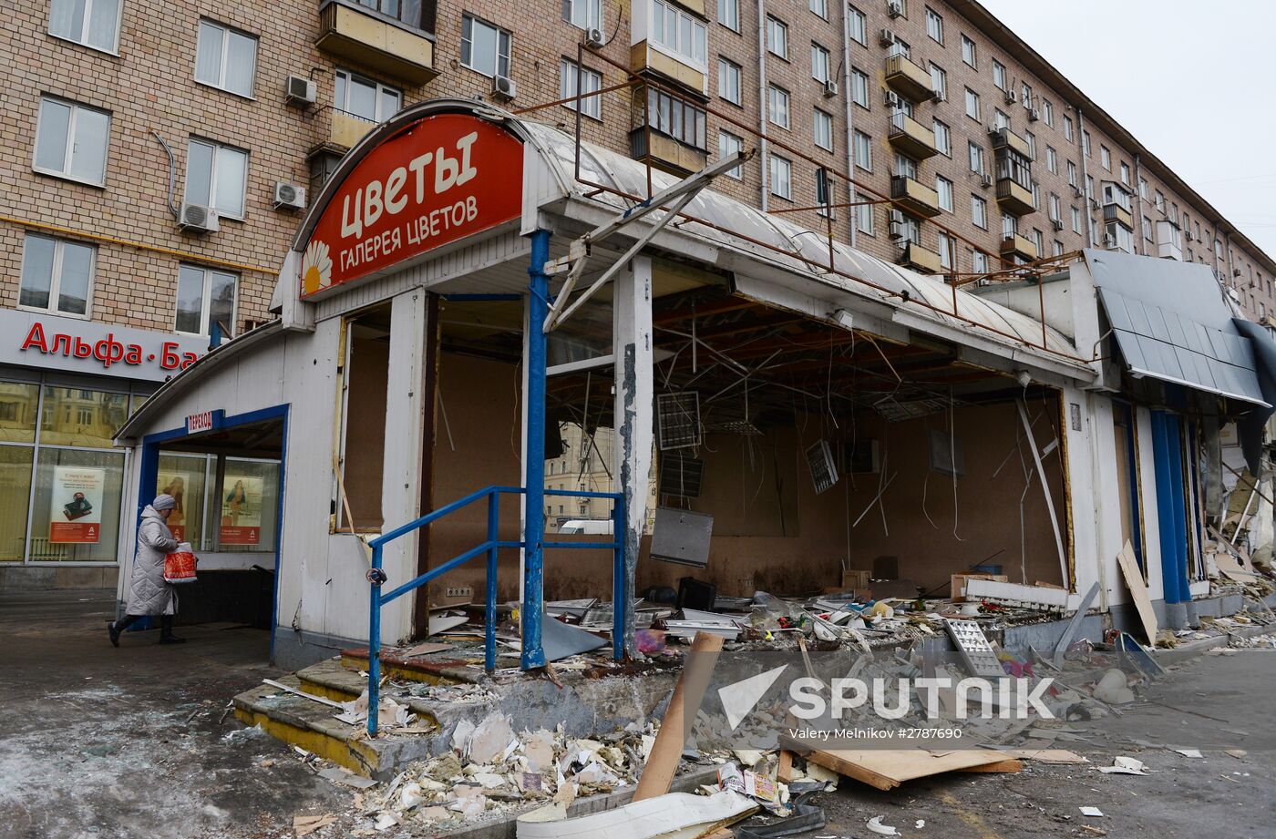 Demolishing illegal kiosks in Moscow