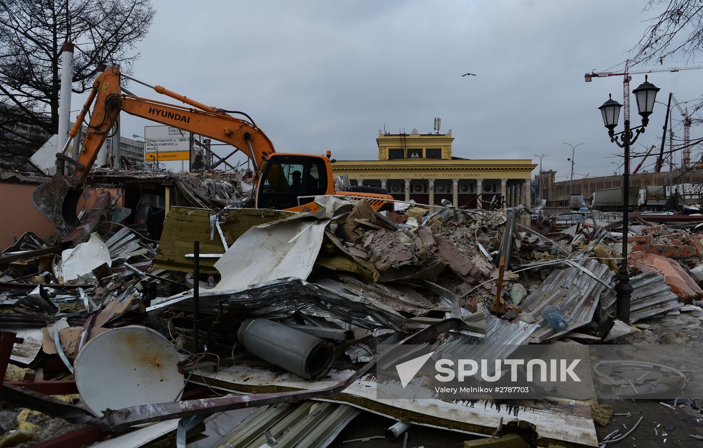Demolishing illegal kiosks in Moscow
