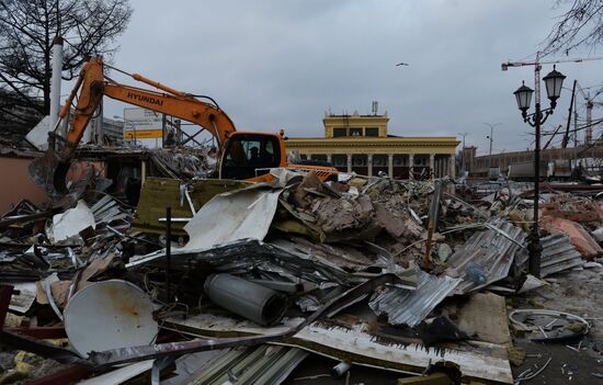 Demolishing illegal kiosks in Moscow