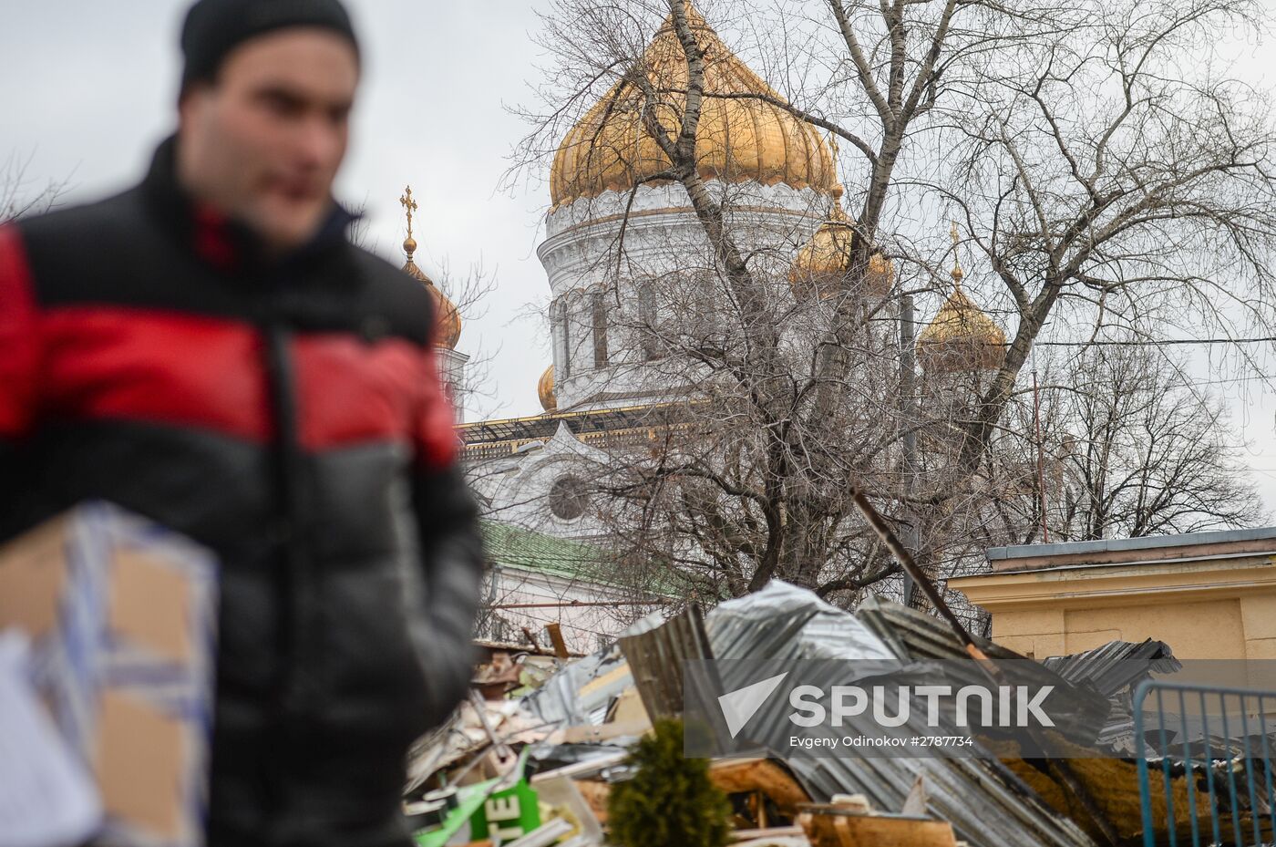 Demolishing illegal kiosks in Moscow