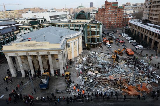 Demolishing illegal kiosks in Moscow