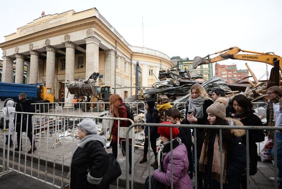 Demolishing illegal kiosks in Moscow