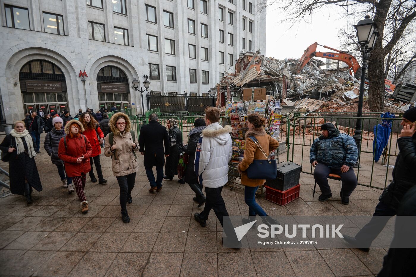 Demolishing illegal kiosks in Moscow
