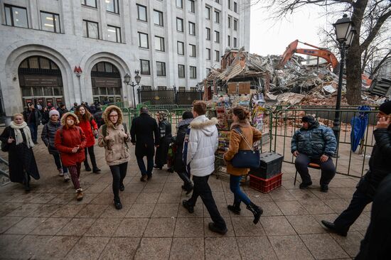 Demolishing illegal kiosks in Moscow