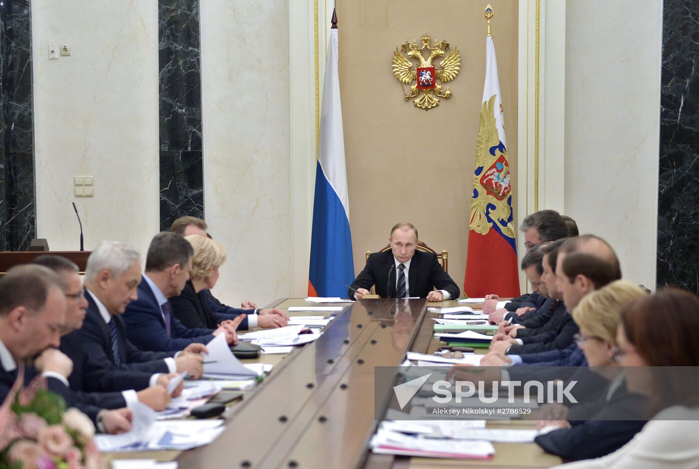 Russian President Vladimir Putin meets with Government members