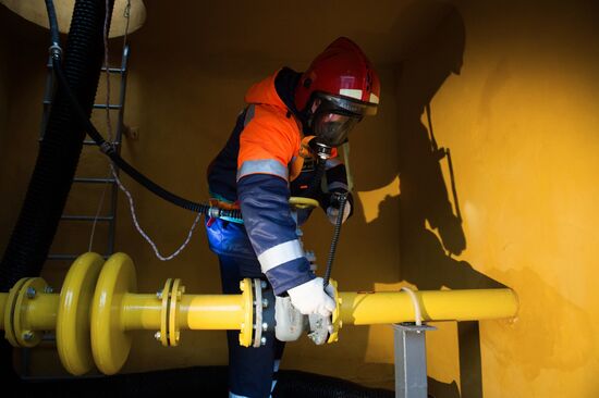 Moscow Mayor Sergei Sobyanin inspects renovated gas pressure control station
