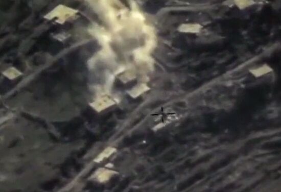 Russian Aerospace Forces destroy ISIS strongpoint in Latakia