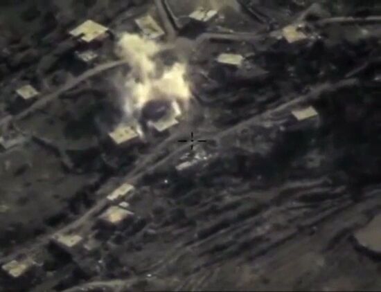 Russian Aerospace Forces destroy ISIS strongpoint in Latakia