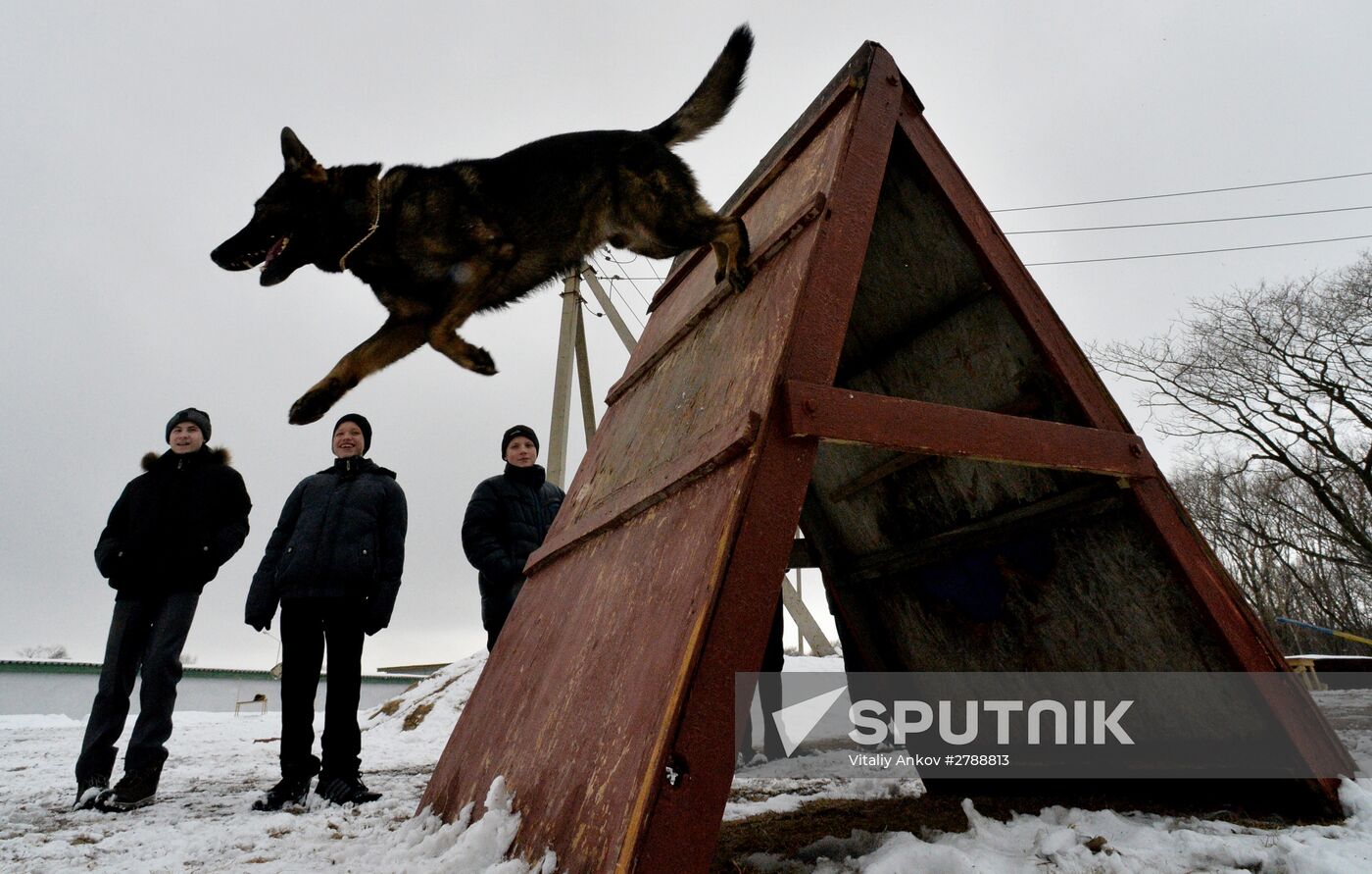Orphanage children in Spassk-Dalny meet with rapid deployment special police