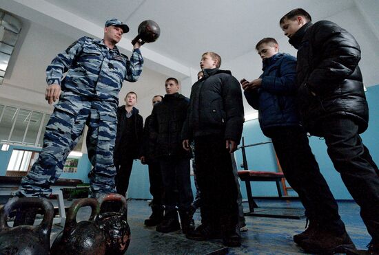 Orphanage children in Spassk-Dalny meet with rapid deployment special police