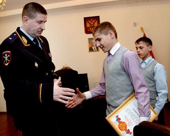 Orphanage children in Spassk-Dalny meet with rapid deployment special police