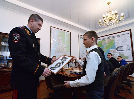 Orphanage children in Spassk-Dalny meet with rapid deployment special police