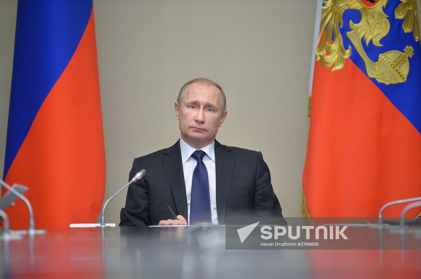 President Vladimir Putin receives reports on battleworthiness of South Military District forces
