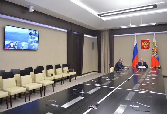 President Vladimir Putin receives reports on battleworthiness of South Military District forces
