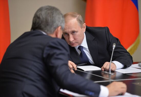 President Vladimir Putin receives reports on battleworthiness of South Military District forces
