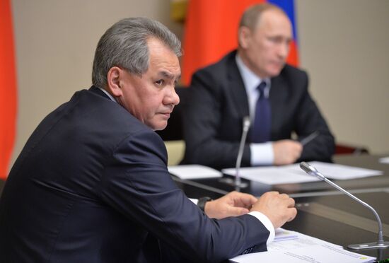 President Vladimir Putin receives reports on battleworthiness of South Military District forces
