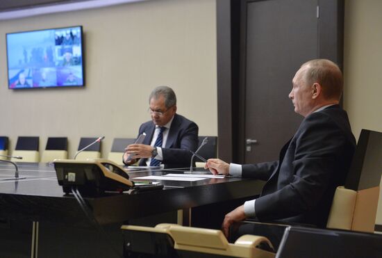 President Vladimir Putin receives reports on battleworthiness of South Military District forces