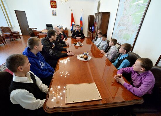 Orphanage children in Spassk-Dalny meet with rapid deployment special police