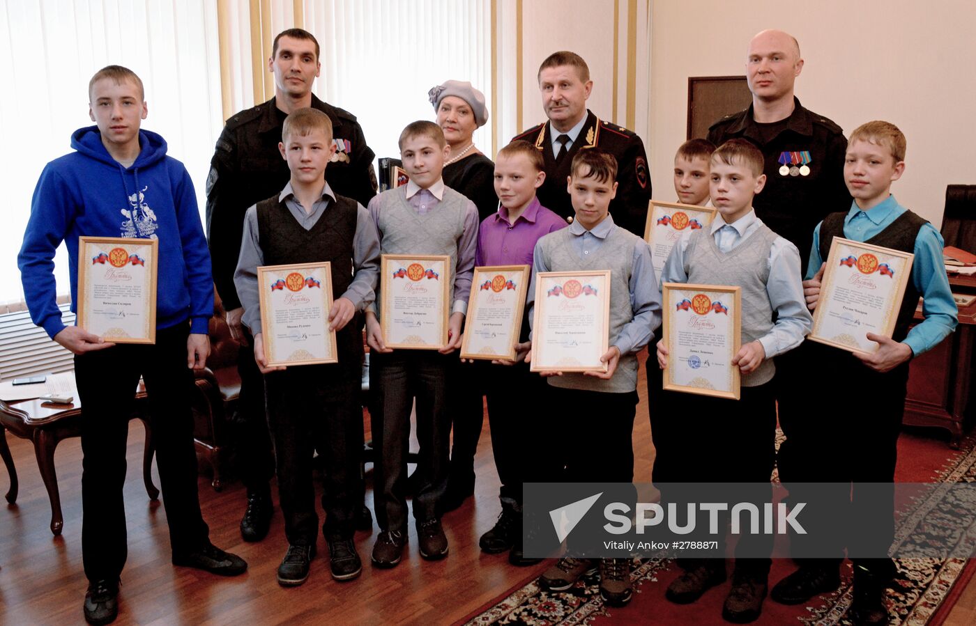 Orphanage children in Spassk-Dalny meet with rapid deployment special police