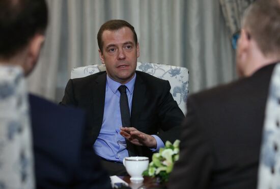 Prime Minister Medvedev gives interview to German daily Handelsblatt