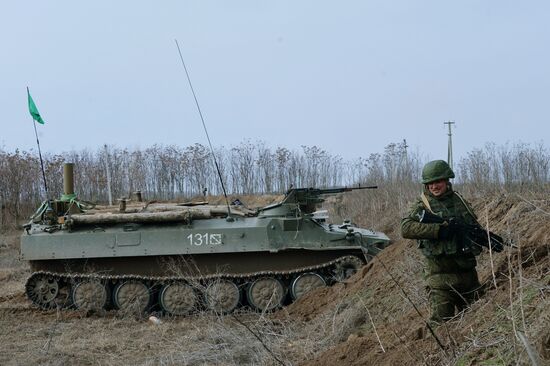Motorized infantry exercise at Sernovodsky range