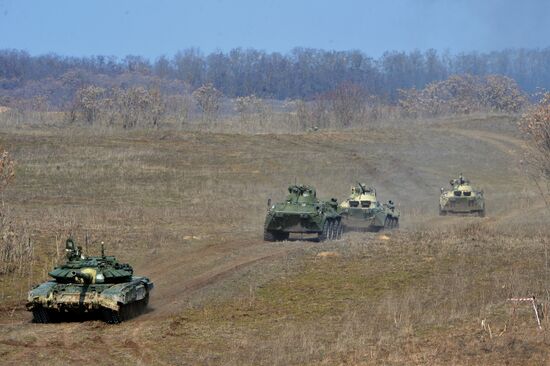 Motorized infantry exercise at Sernovodsky range
