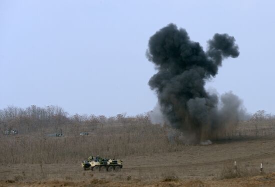Motorized infantry exercise at Sernovodsky range