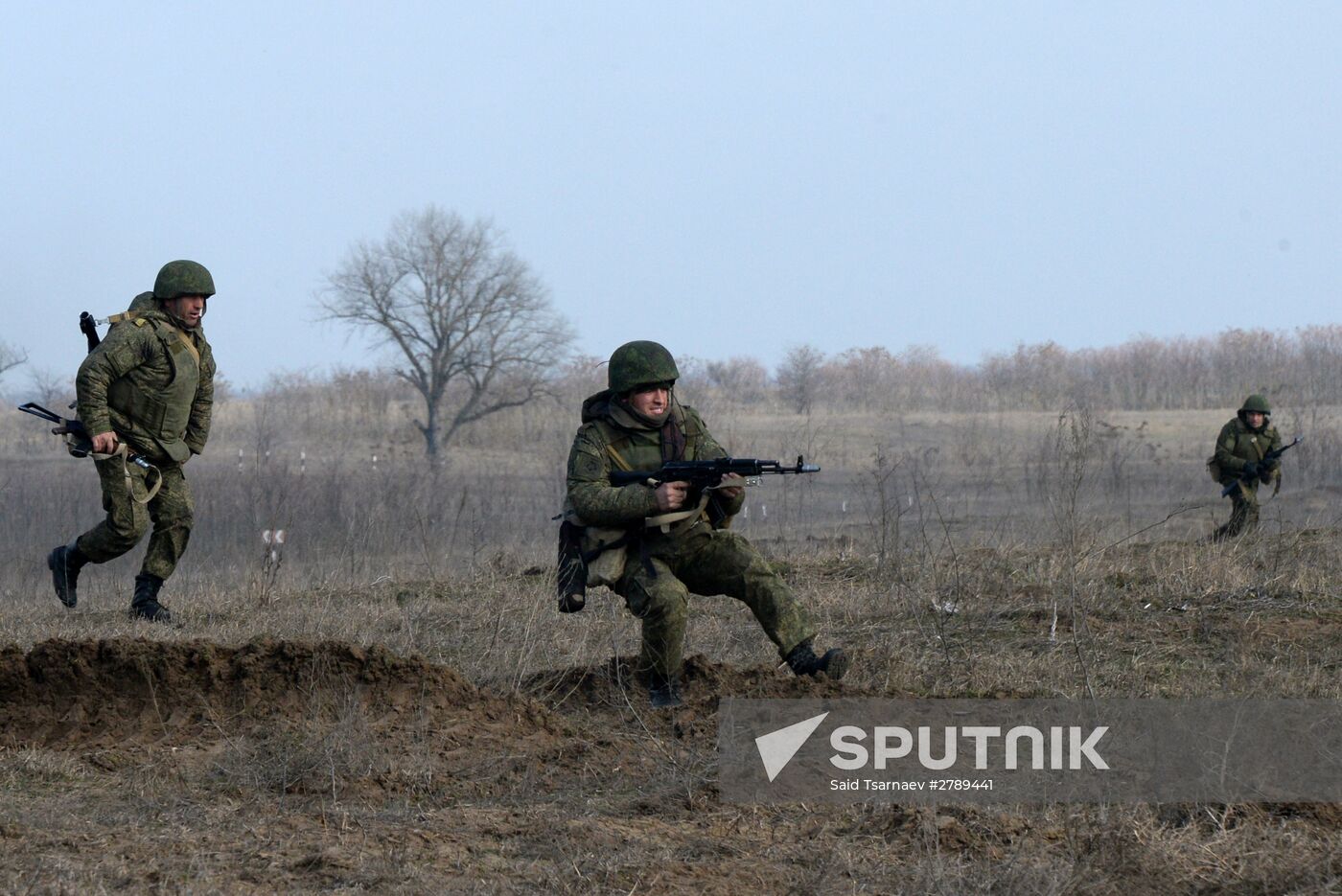 Motorized infantry exercise at Sernovodsky range