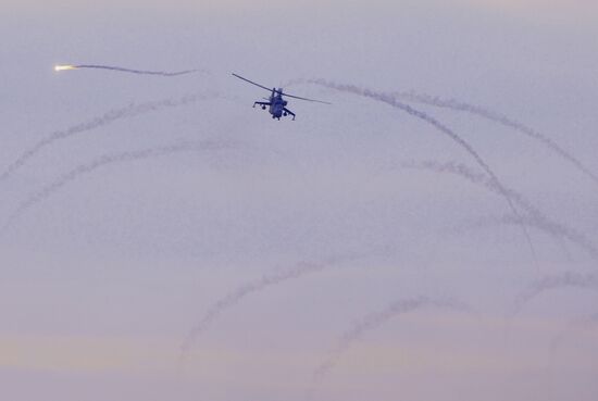 Motorized infantry exercise at Sernovodsky range